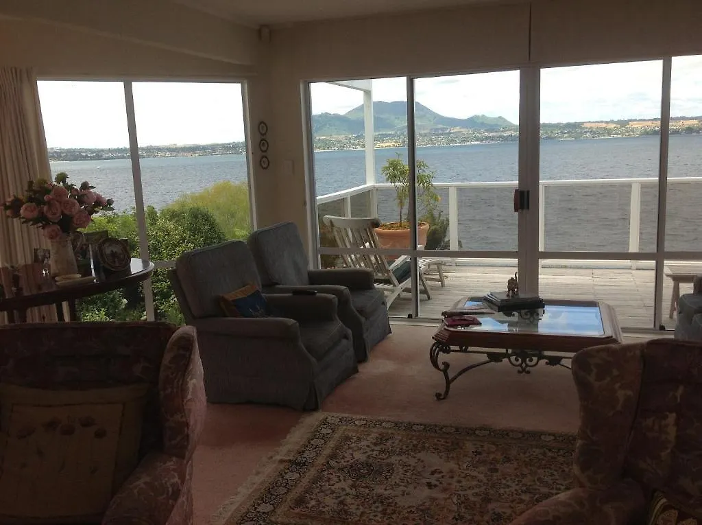 Bed & Breakfast Acacia Bay Lakefront B&B Taupo